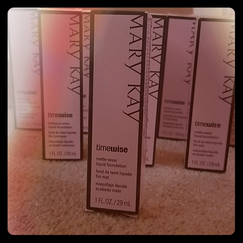 Time Wise Liquid Foundation